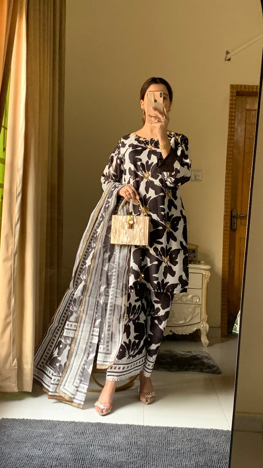 Aniqa Couture Longline Stitched Silken Lawn 3-Piece Collection