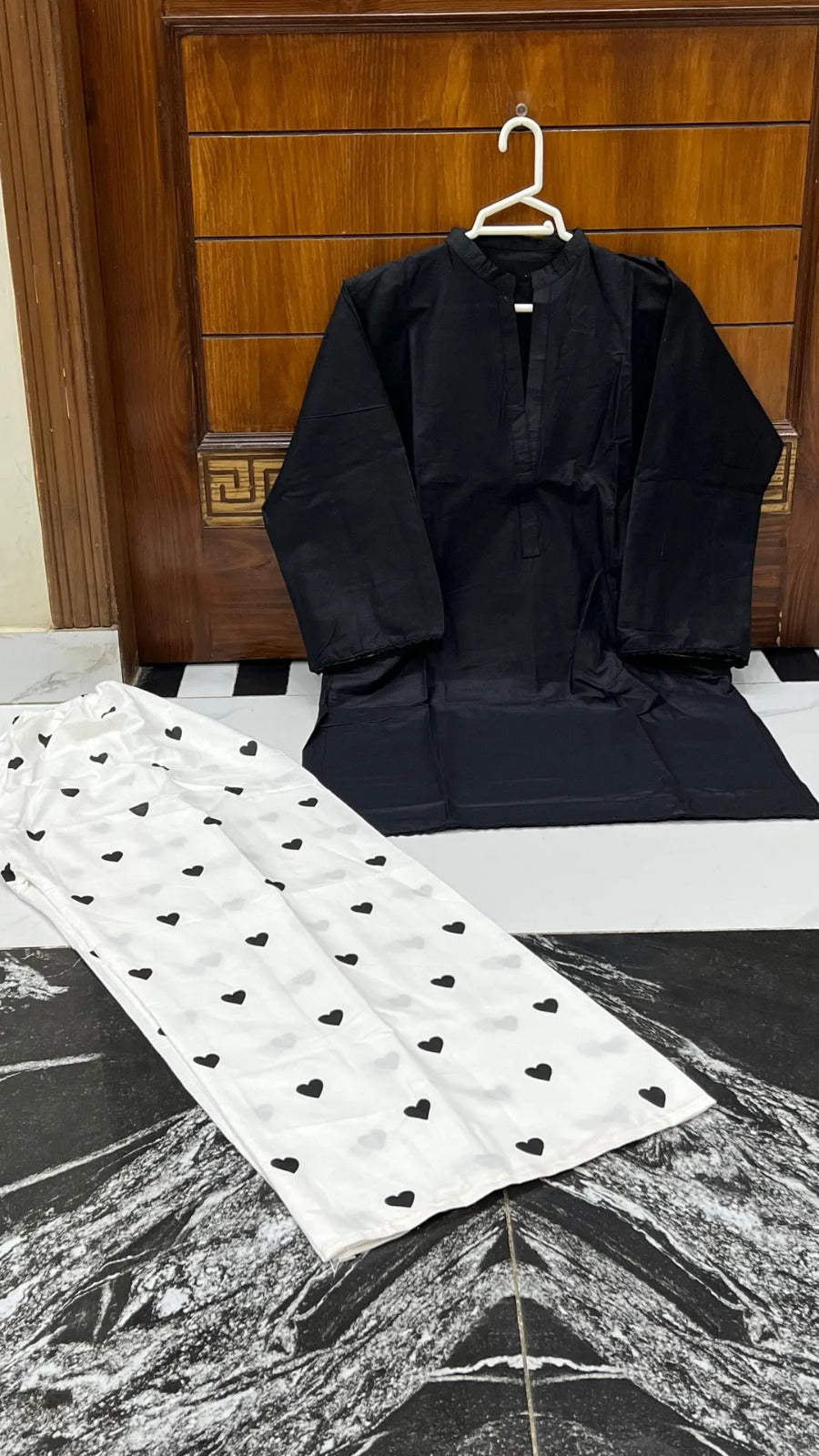 2PC Lawn Cotton Steam Printed Viral Heart Printed (Black)